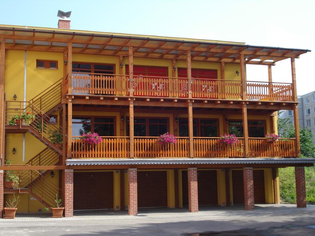 Hotel Cementar Hranice  Dış mekan fotoğraf